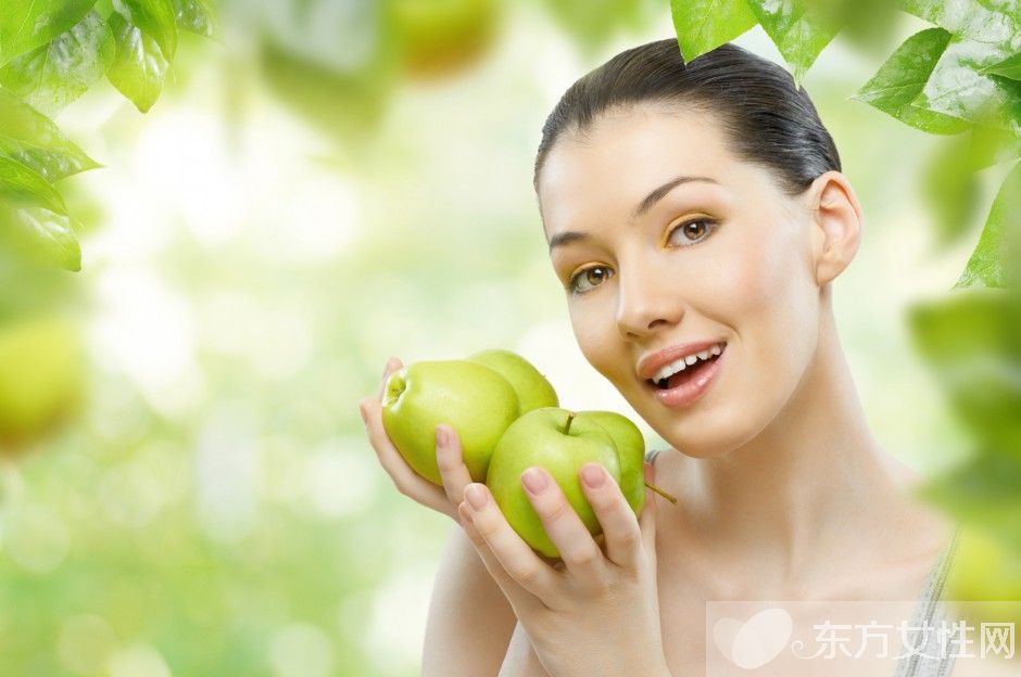 舌苔發(fā)白是什么原因 哪些食物有助緩解舌苔發(fā)白