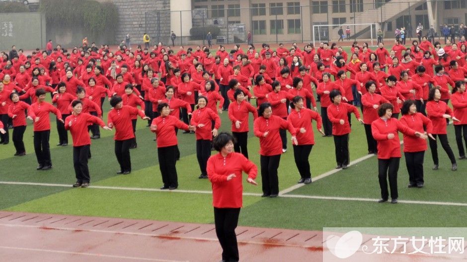 中老年人跳廣場健身操的好處有哪些