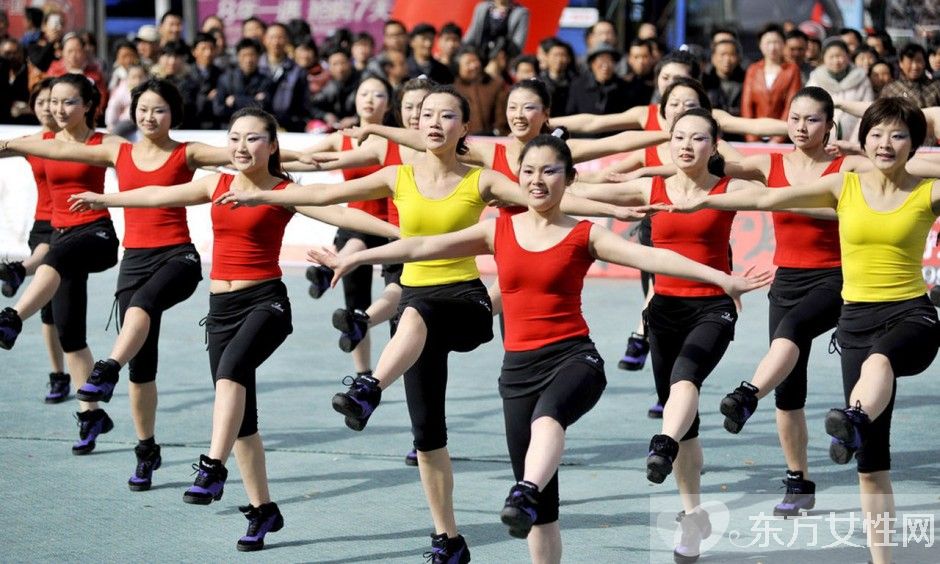 中老年人跳廣場健身操的好處有哪些