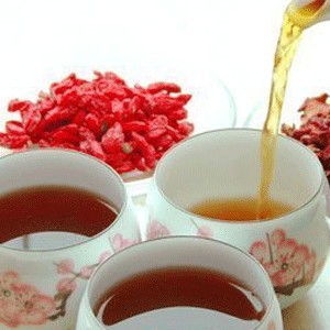枸杞子泡茶喝有什么好處 揭秘枸杞子泡茶功效