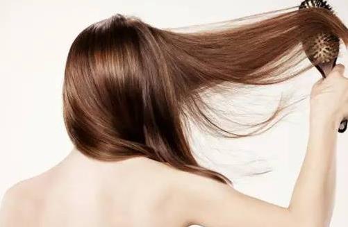 來月經(jīng)能不能洗頭 揭月經(jīng)期間的衛(wèi)生注意事項