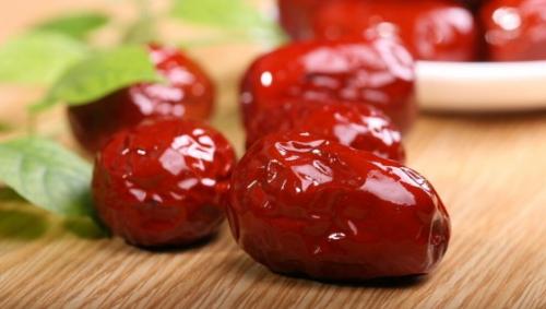 眼睛模糊是怎么回事 吃什么對(duì)眼睛好