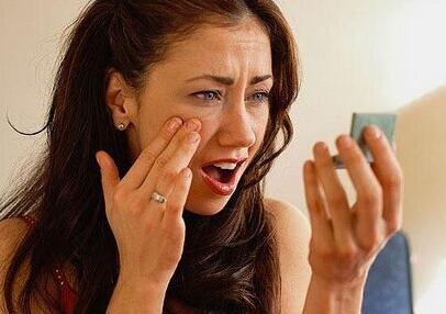 女性內(nèi)分泌失調(diào)癥狀有哪些 是什么原因造成的呢