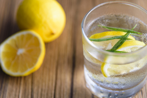 女性冬季養(yǎng)生茶 選對(duì)配方既養(yǎng)生又養(yǎng)顏