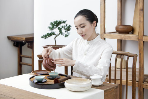 盆腔炎有什么癥狀 盆腔炎是怎么引起的