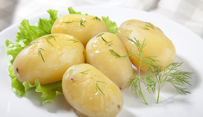 老年人吃什么對胃好 土豆養(yǎng)胃防便秘