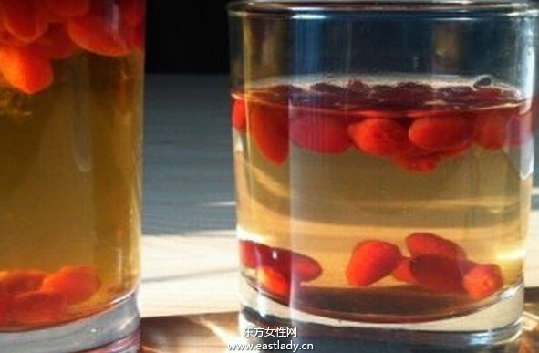 枸杞子泡酒喝的功效與做法 增強(qiáng)造血功能