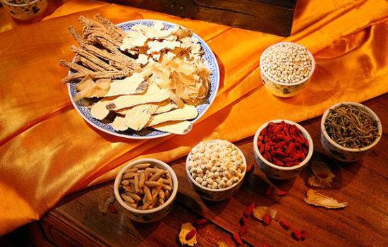 股骨頭壞死四大常見癥狀 9款食療助康復(fù)