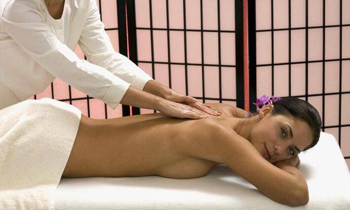 經常推油按摩的好處多 推薦4種最佳推油按摩方式