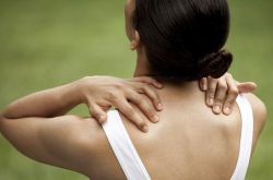 頸椎病的癥狀有哪些   低頭一族 要警惕