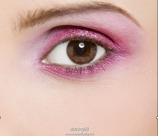 上眼皮突然下垂怎么辦 這可能是疾病信號