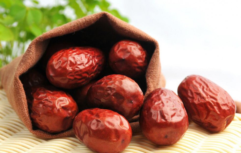 簡單幾步做出美味紅棗銀耳湯 美容養(yǎng)顏抗衰老