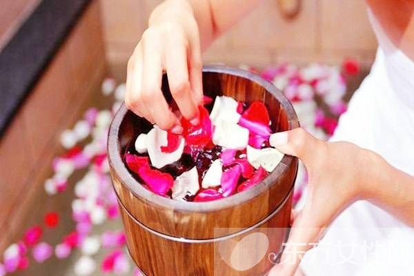 經(jīng)血發(fā)黑是怎么回事 經(jīng)期這11件事千萬別做