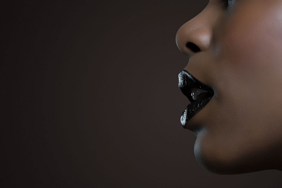 嘴唇發(fā)黑是什么原因 3個小妙招教你防治