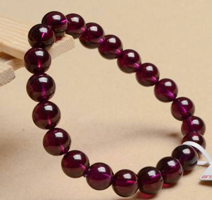 紅石榴石的功效與作用 如何鑒別紅石榴石真假