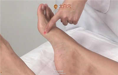 中醫(yī)按摩養(yǎng)胃 胃脹氣輕松去除