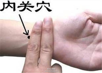 中醫(yī)按摩養(yǎng)胃 胃脹氣輕松去除