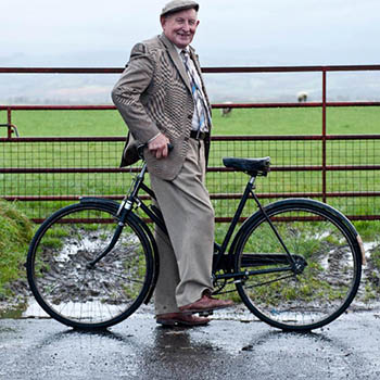 老人如何騎自行車(chē) 老人騎自行車(chē)鍛煉需謹(jǐn)慎