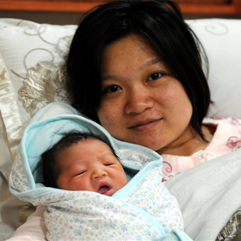 張怡寧香港產(chǎn)女 丁寧給師姐送去了祝福