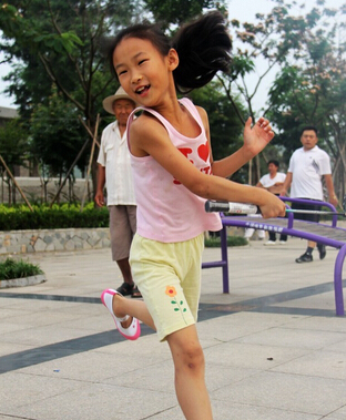 如何成為打羽毛球高手 首先進(jìn)行體能鍛煉