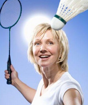 打羽毛球的好處 打羽毛球帶來(lái)的保健功效