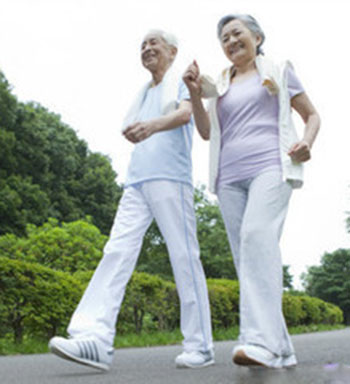 這樣走路就可以達(dá)到健身效果 不用去健身房啦