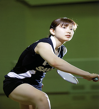 女性打羽毛球有哪些好處 初學者的技巧