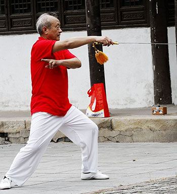 夏季運動小貼士 天氣炎熱應(yīng)該怎樣合理運動