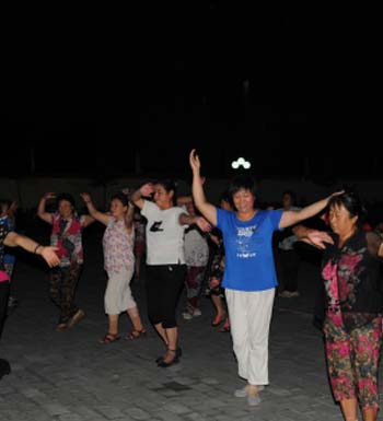 老人廣場(chǎng)舞怎么跳最好 廣場(chǎng)舞什么時(shí)候跳好