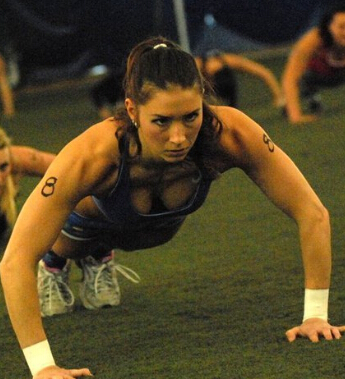 俯臥撐的正確做法 女生做俯臥撐的好處