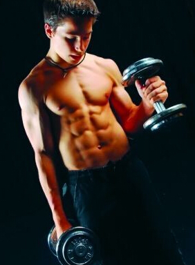 三角肌怎么練 男性朋友怎樣鍛煉三角肌