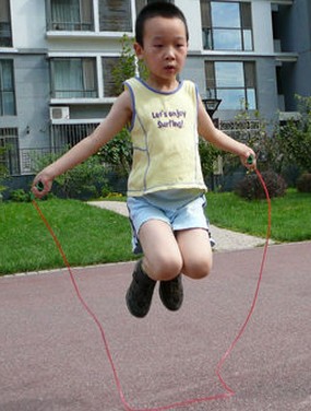 跳繩的好處 跳繩給兒童帶來的好處多多