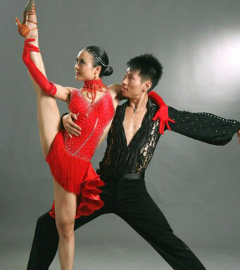 學(xué)拉丁舞 拉丁舞實(shí)用化妝技巧