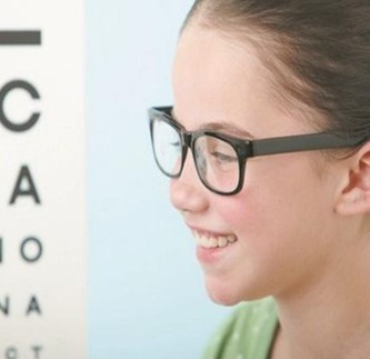 暑假青少年如何調整飲食保住視力