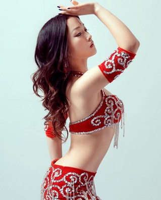 姑娘們動起來吧 肚皮舞讓你舞出水蛇腰