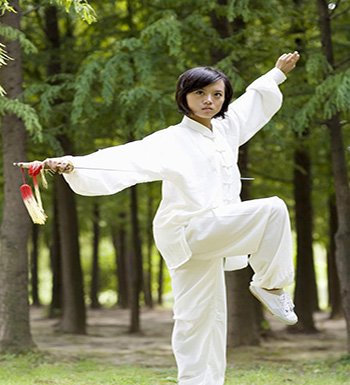 初學(xué)者如何練太極劍  練太極劍要注意的問(wèn)題