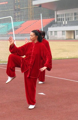 怎樣練氣功 氣功的姿勢動作要求有哪些