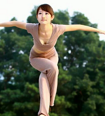 塑型瑜伽 矯正腿型塑造完美曲線