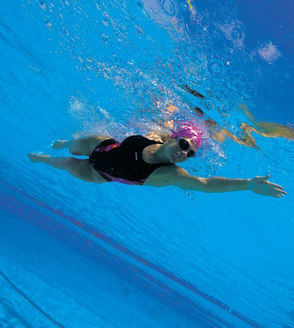 游泳技巧 讓你學(xué)仰泳不再喝水