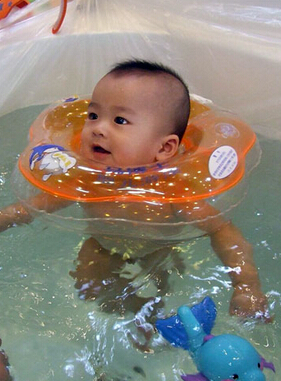 嬰兒游泳 冬季嬰兒游泳的好處與注意事項(xiàng)