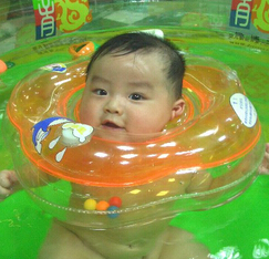 嬰兒游泳的好處 冬季嬰兒游泳的注意事項(xiàng)