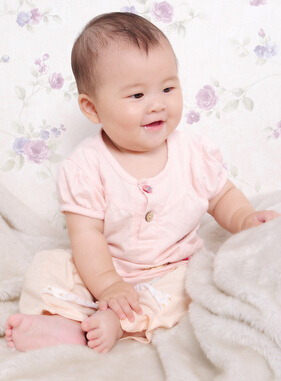 嬰兒游泳 冬季嬰兒游泳的好處與注意事項(xiàng)