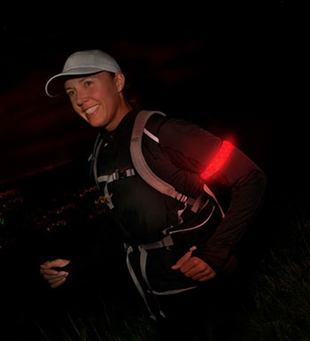 晚上跑步要穿得鮮艷些 晚上跑步的注意事項(xiàng)