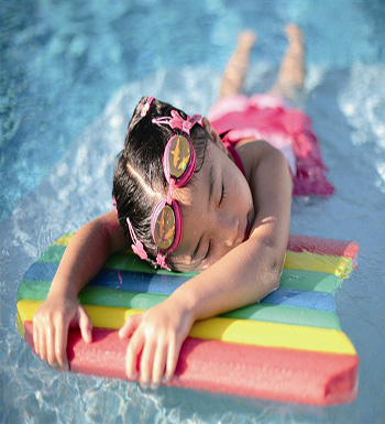 秋季游泳的好處  補(bǔ)鈣又美容