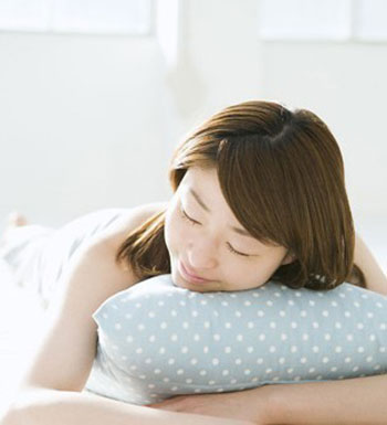 睡覺流口水正常嗎 睡覺流口水可能患這些病