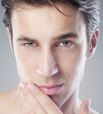 男人夜間如何護(hù)膚 教你4招男人夜間護(hù)膚方法