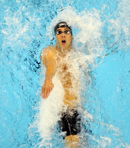 仰泳技術(shù)訓練方法之臂部動作配合動作練習二