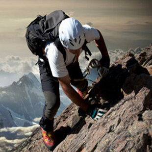 爬山遇險如何自救 爬山遇險的自救方法