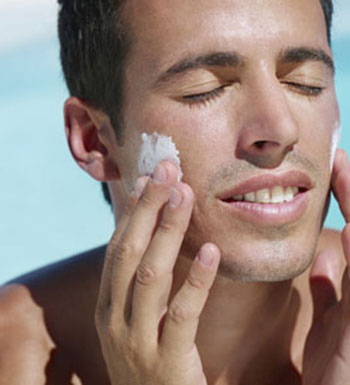 男人夜間如何護(hù)膚 教你4招男人夜間護(hù)膚方法