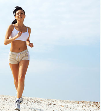 反手摸到肚臍就是好身材 過度減肥的危害